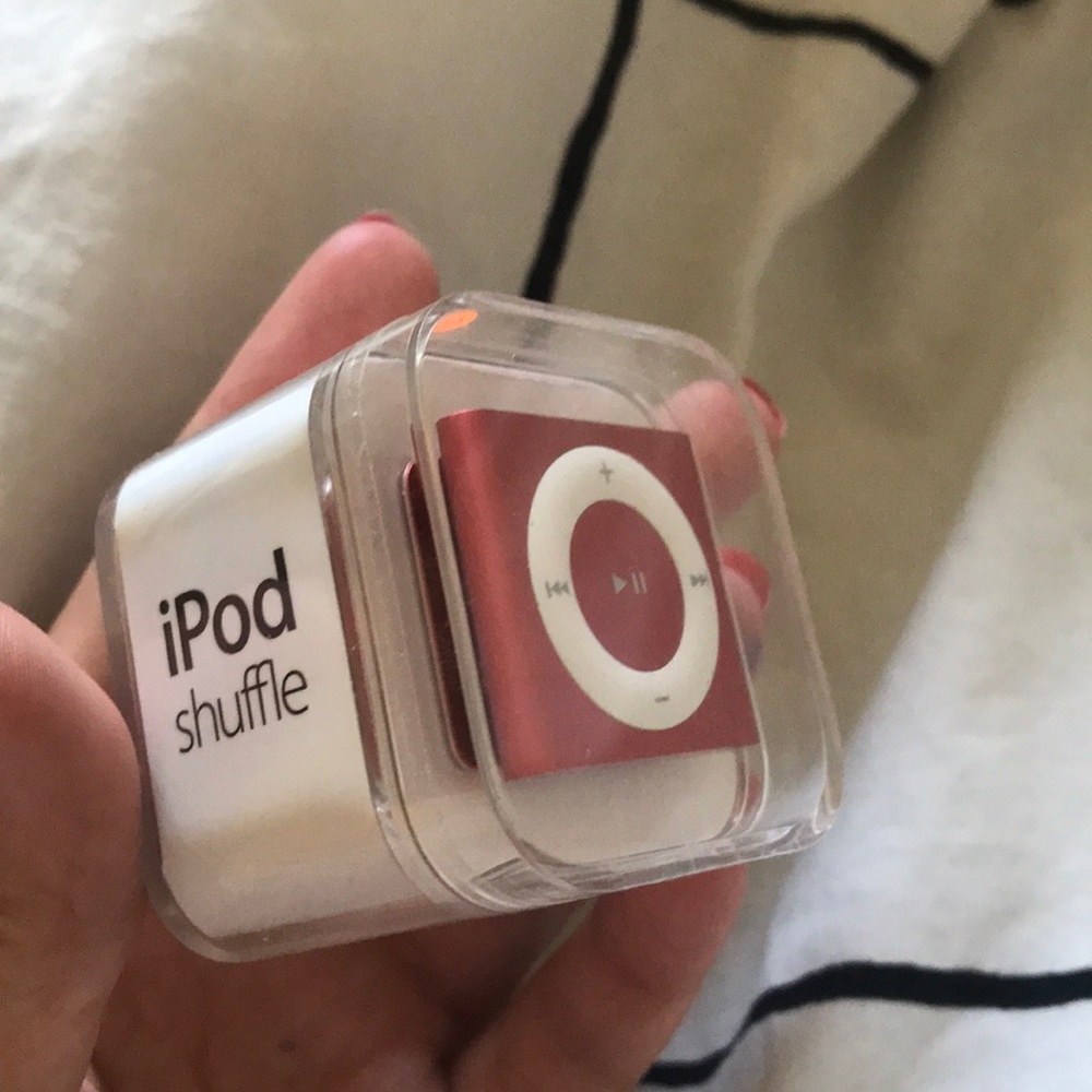 Brand NEW  iPod Shuffle PINK